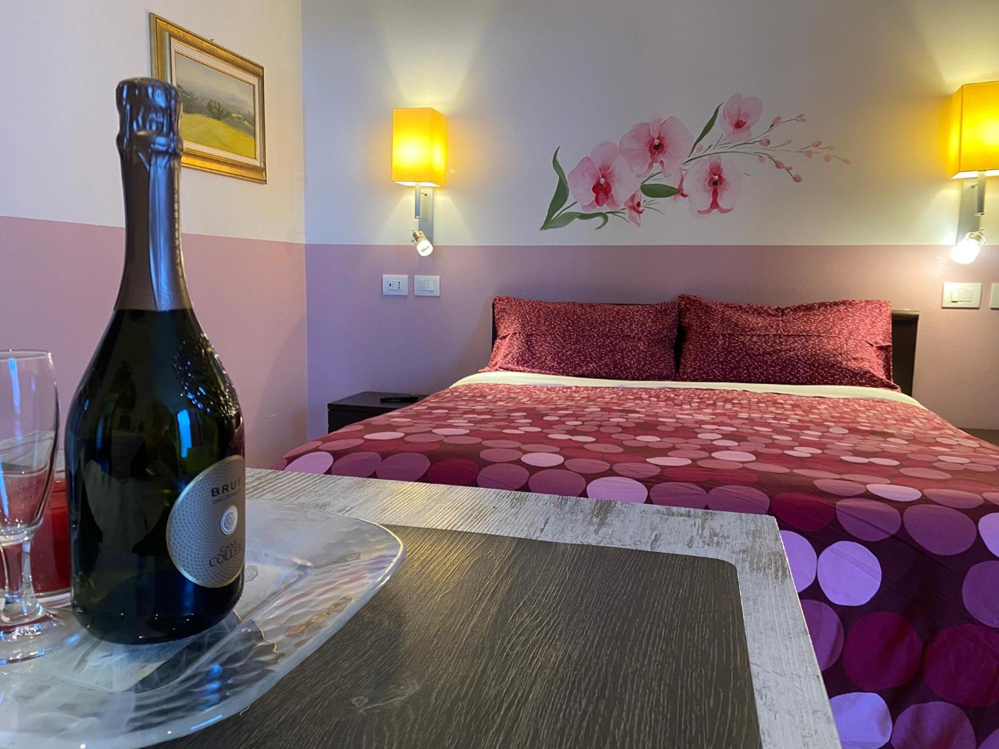 Antiche Mura Casa Vacanze Puegnago Eksteriør billede